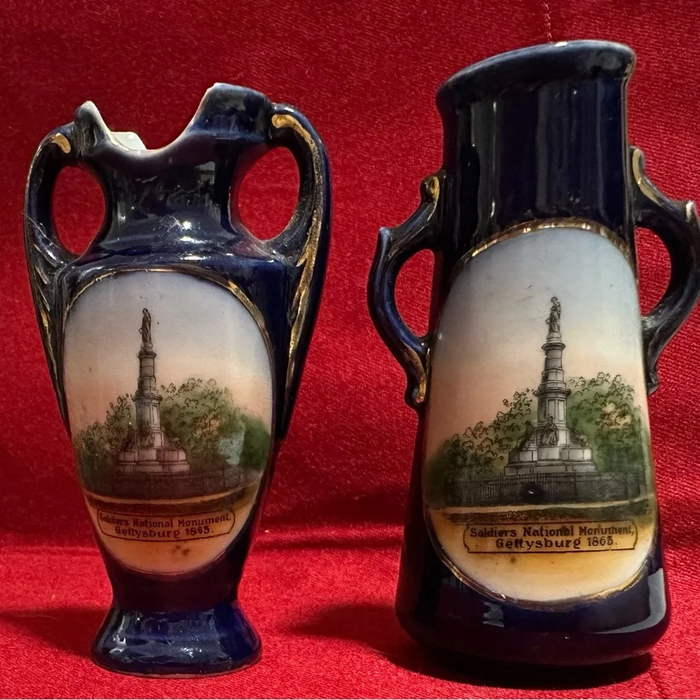 Wheelock German Gettysburg PA Blue and Gold Vintage Decorative Miniature Vases